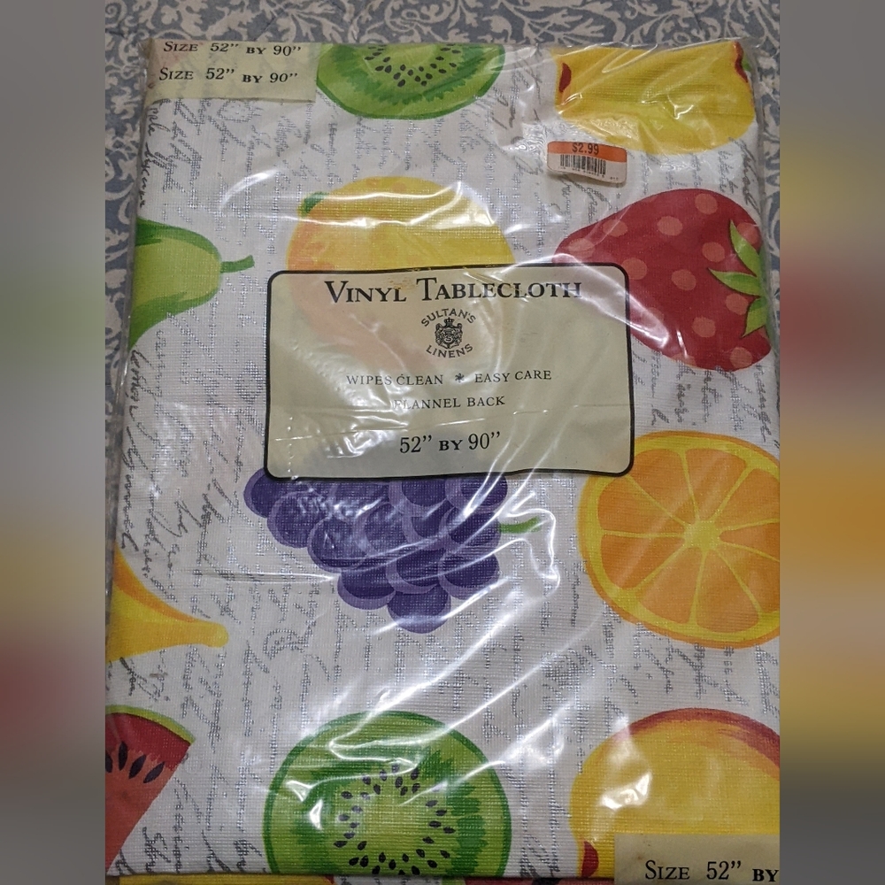 NIP Vintage Vinyl Tablecloth and Tablecloth Weights